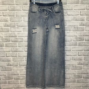 SOLD - Wide Leg High Rise Denim Jeans Vintage Wash Size 26